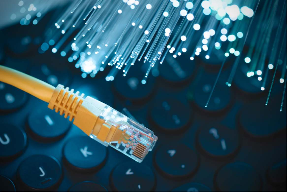 câble Ethernet jaune